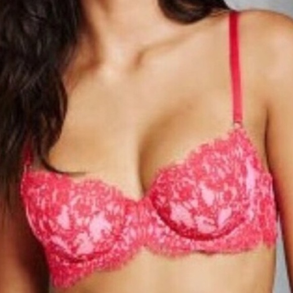 Victoria's Secret Other - NWT- VS VERY SEXY UNLINED DEMI BRA - LACE